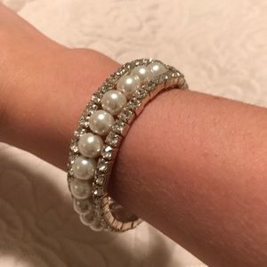Silver and pearl bracelet